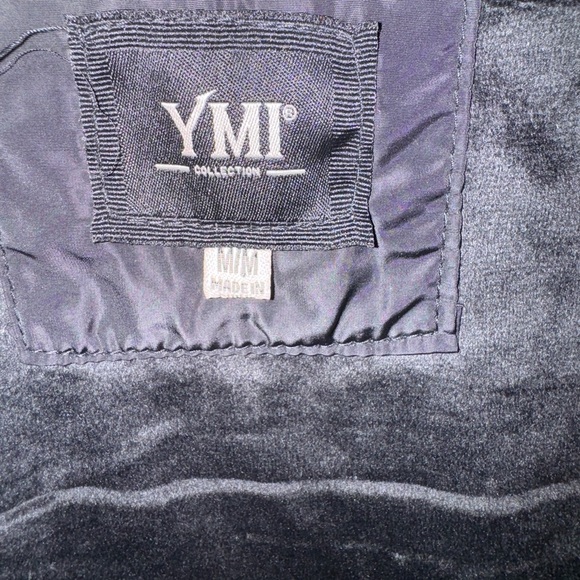 Women's YMI Black Puffer Vest with Faux Fur Hood sized Medium - Picture 8 of 10